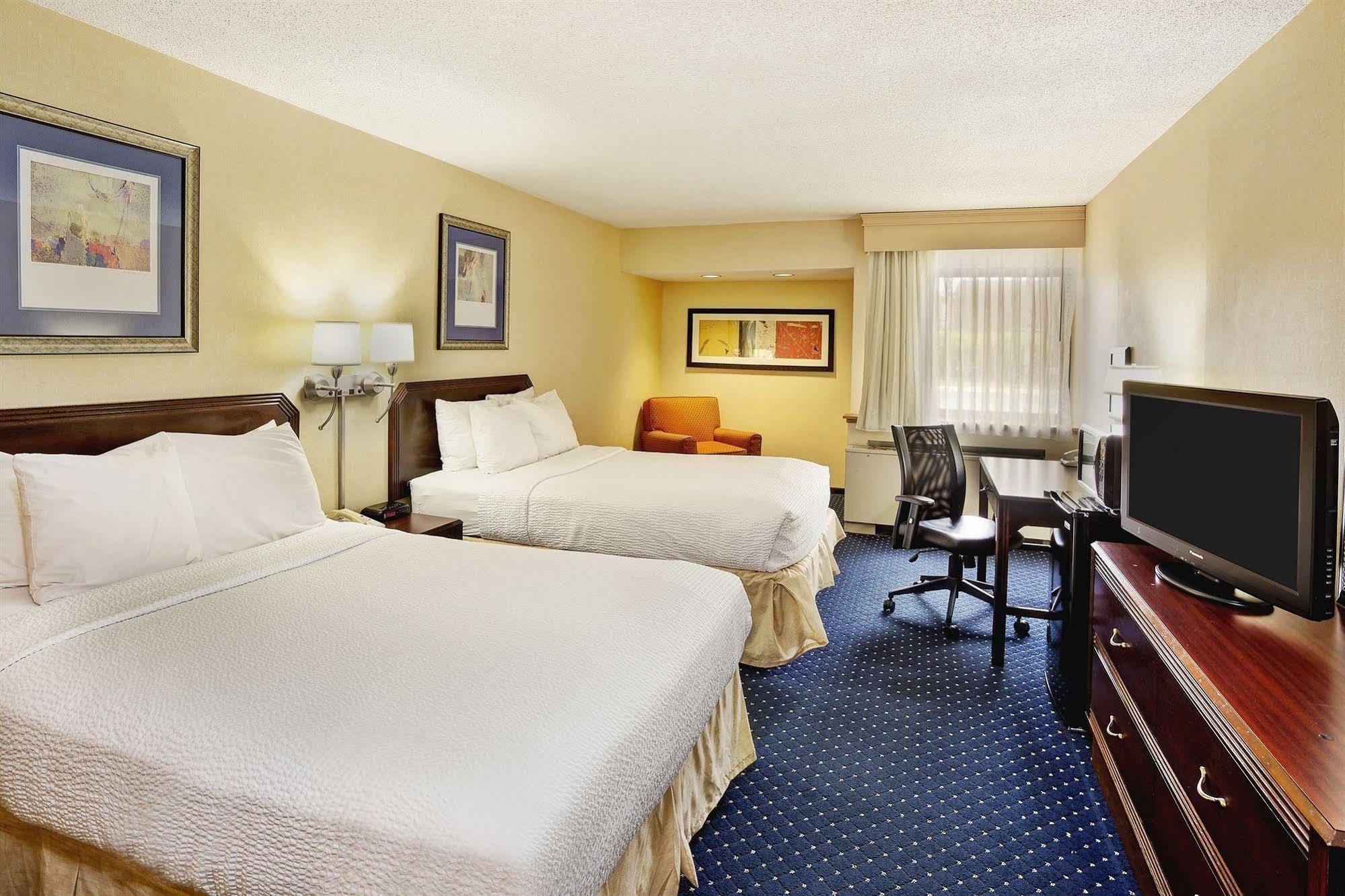 Wyndham Garden Fort Wayne Zewnętrze zdjęcie